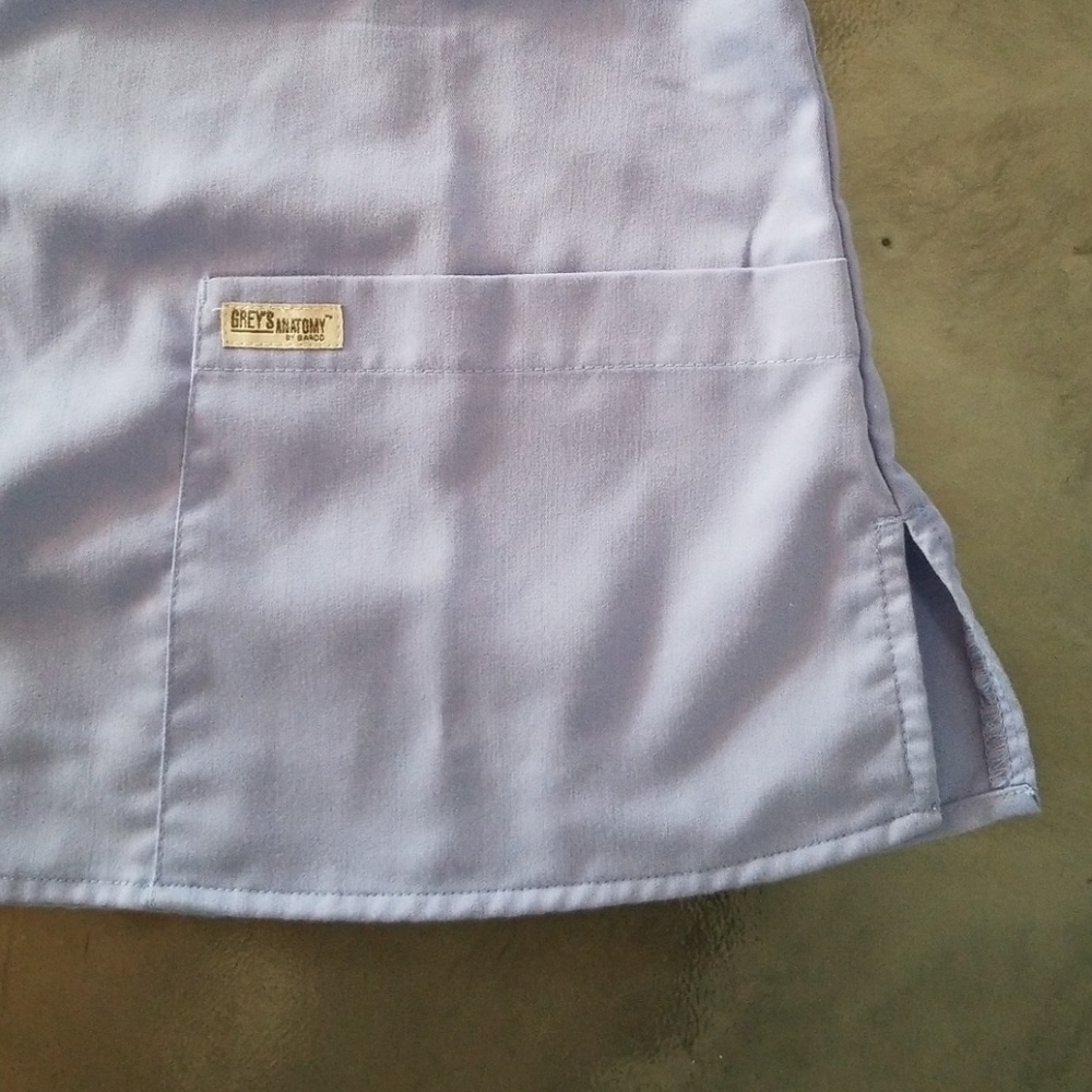 Scrub top - Picture 2 of 5